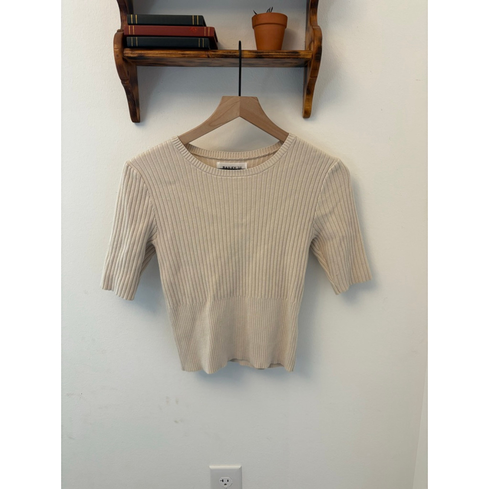 Bailey 44 Cream Ribbed Knit Top Size M Fitted Half Sleeve Stretch Basic